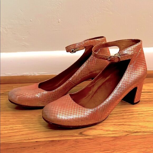 Chie Mihara Pink metallic Mary Jane Heels size 40/US 9-9.5 - Picture 1 of 10